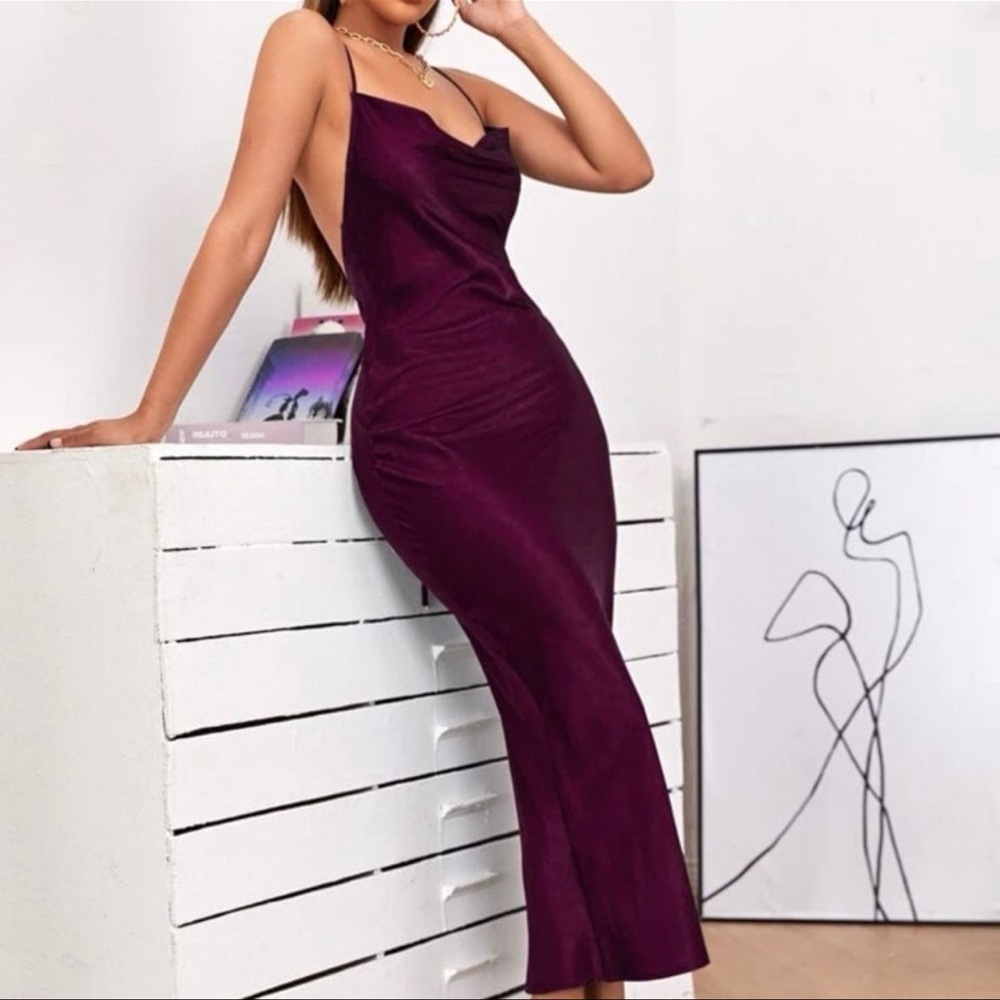 Satin dress - Picture 3 of 5